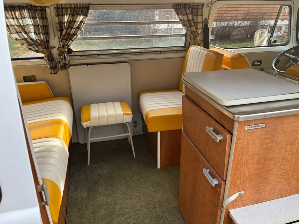 1972 Volkswagen Bay-Window Bus - Image 11 of 21