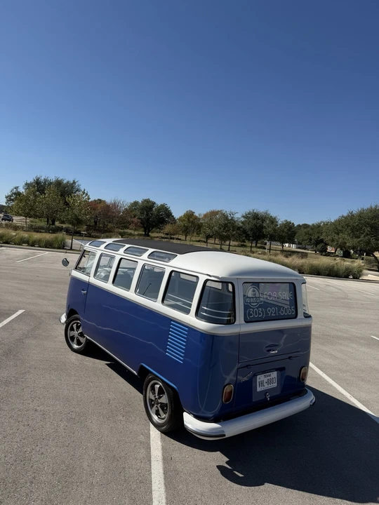 1972 Volkswagen Bay-Window Bus - Image 6 of 18
