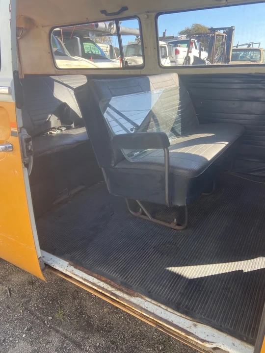 1972 Volkswagen Bay-Window Bus - Image 6 of 16