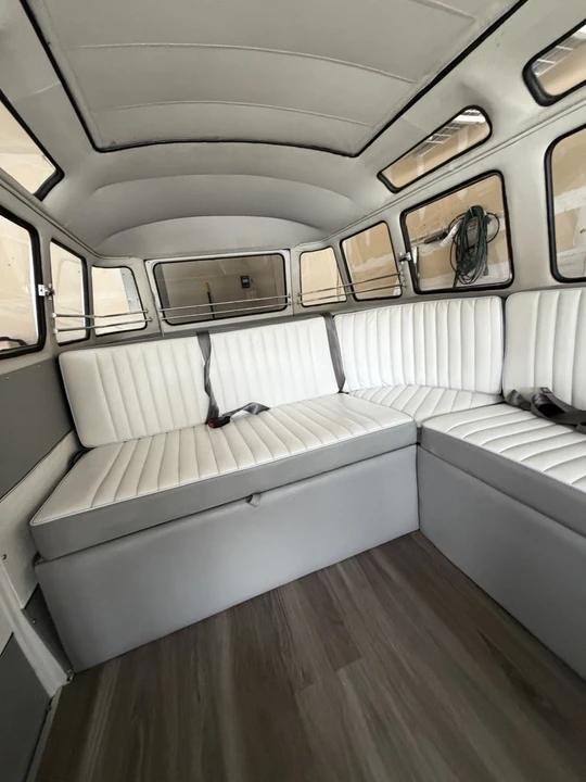 1972 Volkswagen Bay-Window Bus - Image 16 of 18