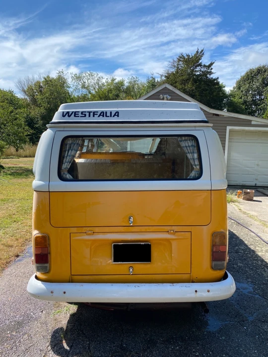 1972 Volkswagen Bay-Window Bus - Image 6 of 21