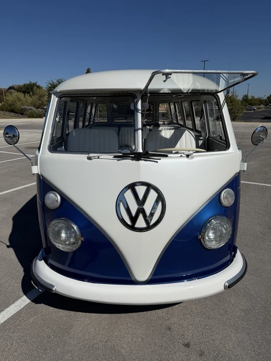1972 Volkswagen Bay-Window Bus - Image 2 of 18