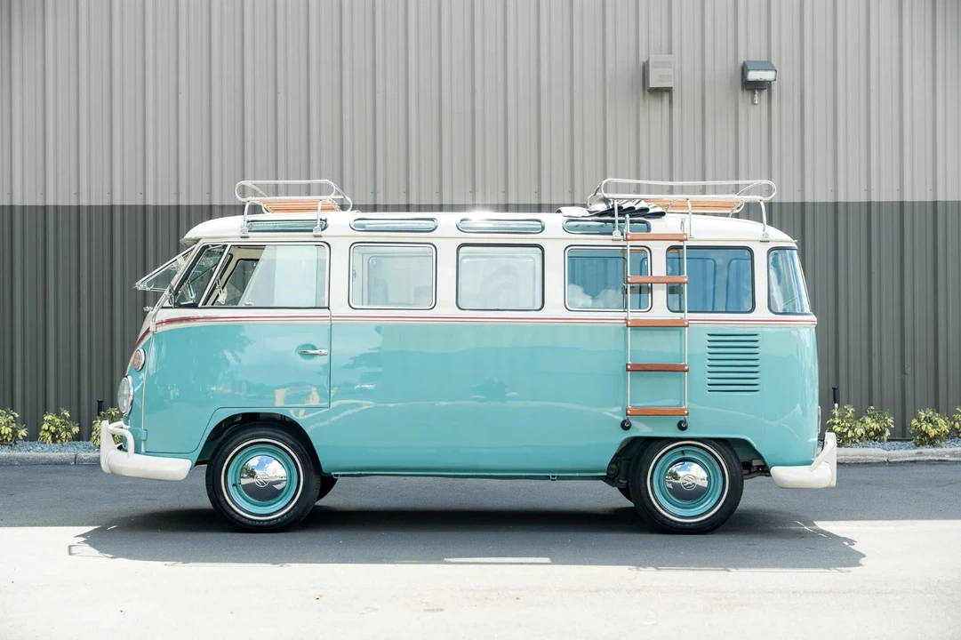 1972 Volkswagen Bay-Window Bus - Image 4 of 31