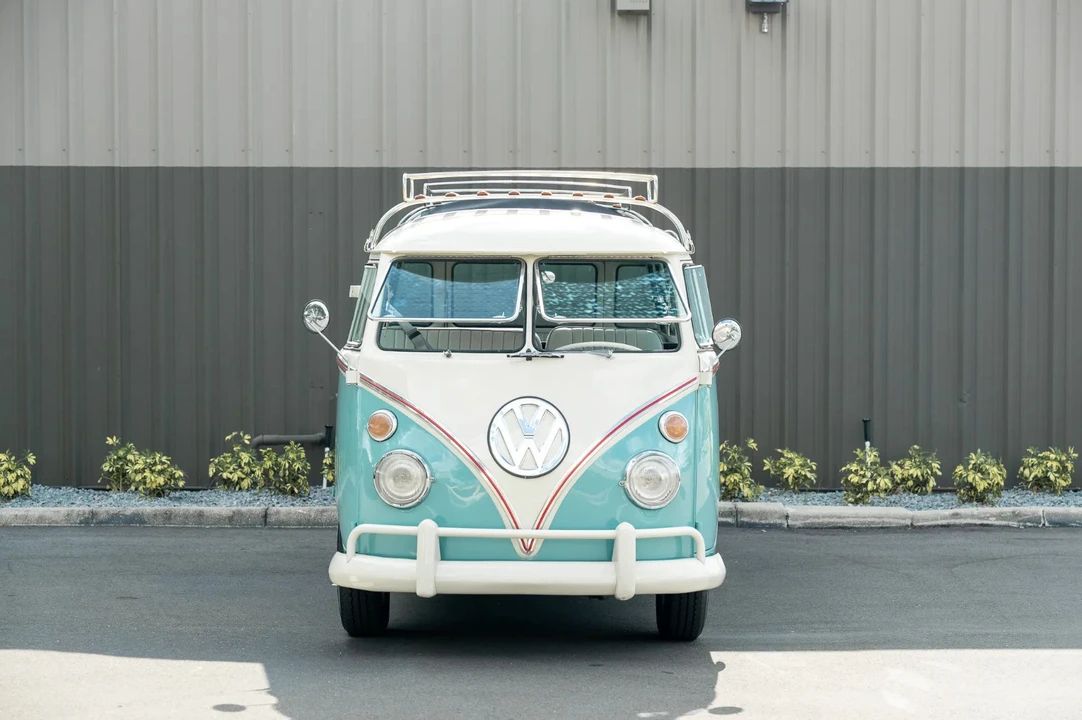 1972 Volkswagen Bay-Window Bus - Image 2 of 31