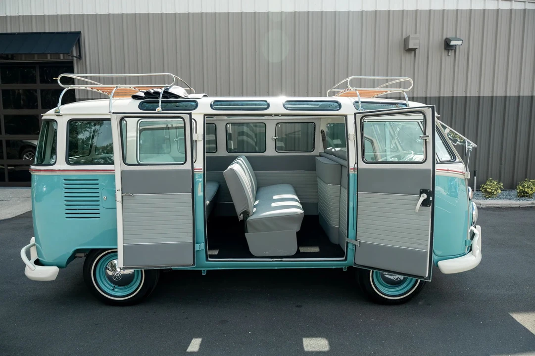 1972 Volkswagen Bay-Window Bus - Image 15 of 31