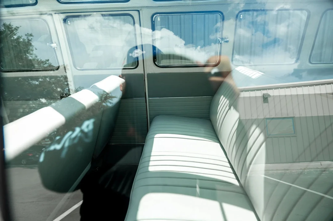 1972 Volkswagen Bay-Window Bus - Image 29 of 31