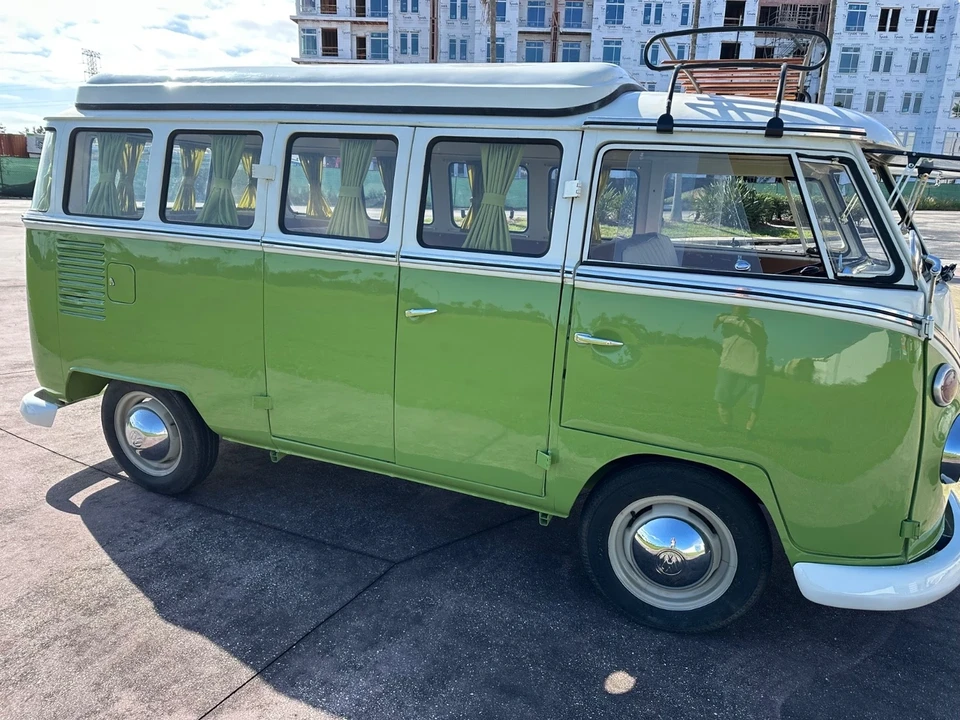 1972 Volkswagen Bay-Window Bus - Image 5 of 21
