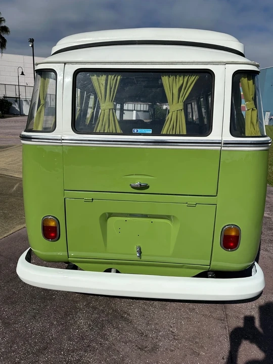 1972 Volkswagen Bay-Window Bus - Image 6 of 21