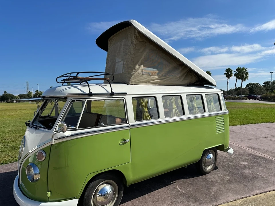 1972 Volkswagen Bay-Window Bus - Image 16 of 21