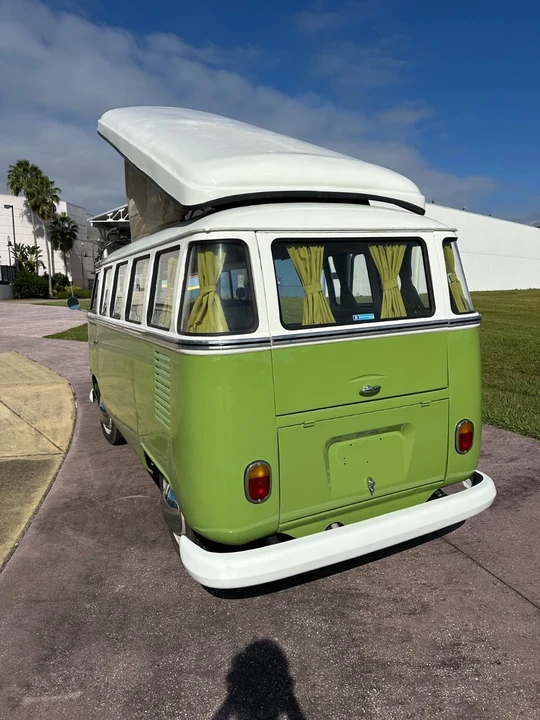 1972 Volkswagen Bay-Window Bus - Image 17 of 21