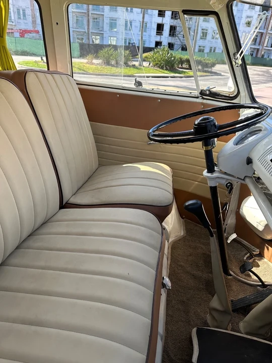 1972 Volkswagen Bay-Window Bus - Image 9 of 21