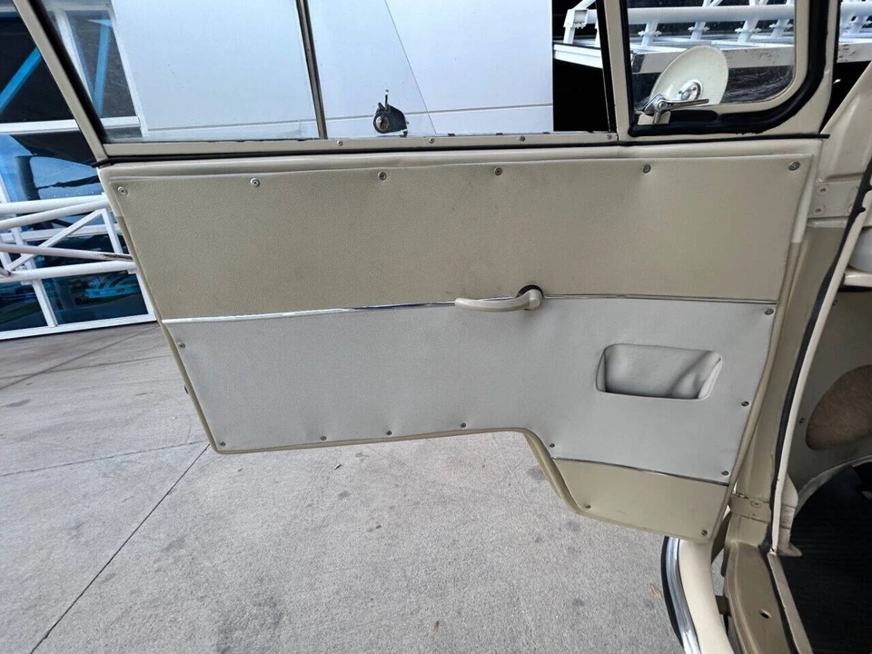 1972 Volkswagen Bay-Window Bus - Image 16 of 21