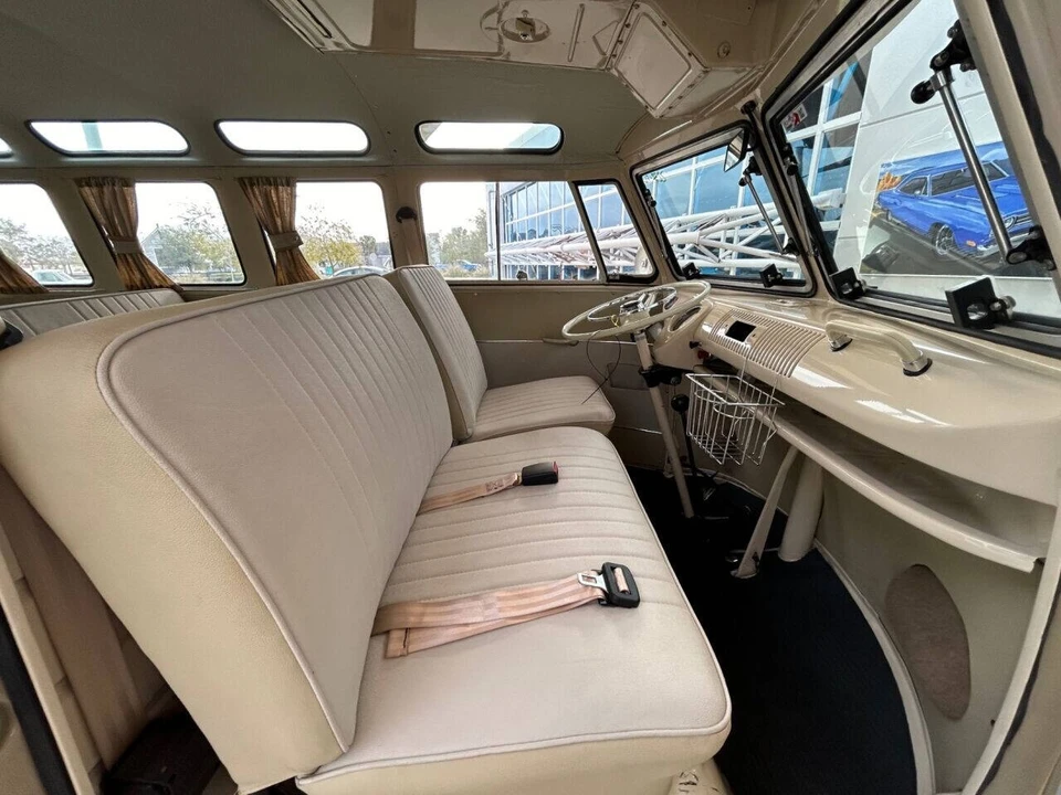 1972 Volkswagen Bay-Window Bus - Image 21 of 21