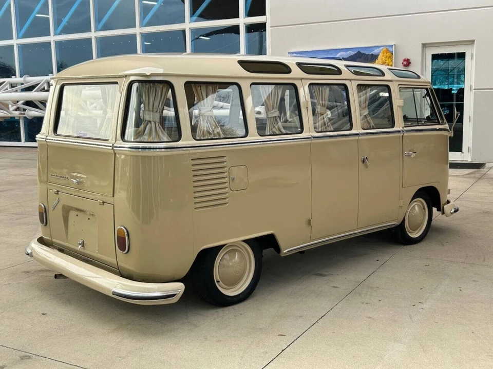 1972 Volkswagen Bay-Window Bus - Image 5 of 21