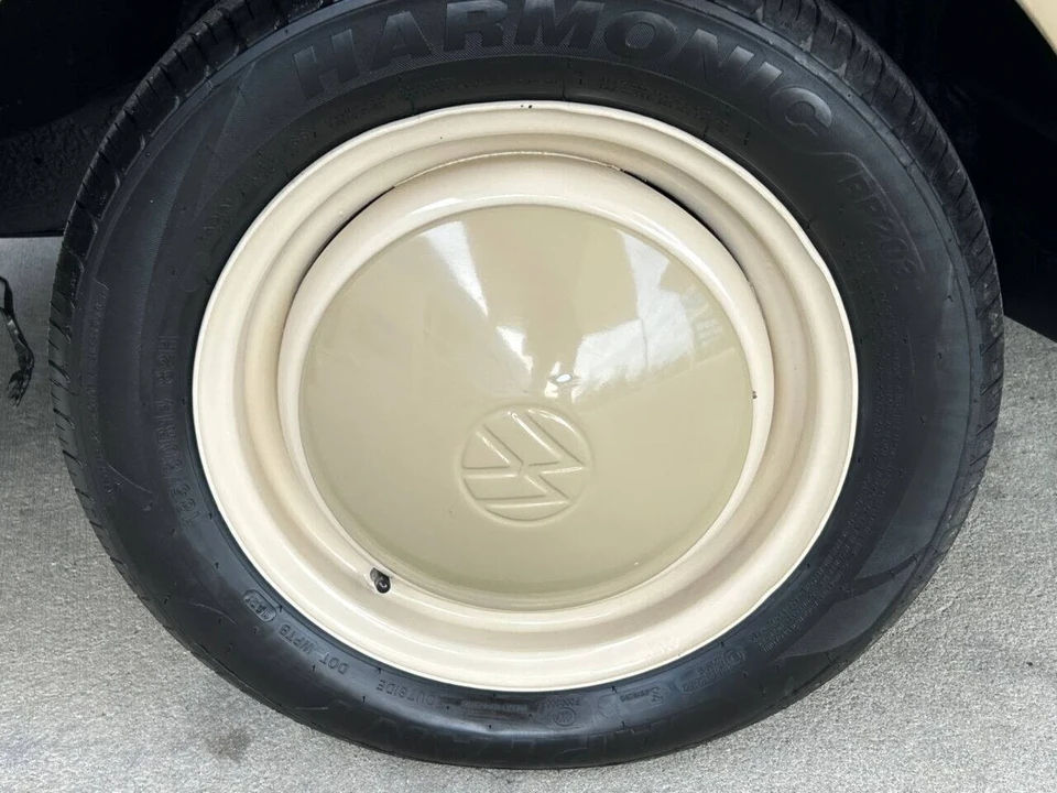 1972 Volkswagen Bay-Window Bus - Image 11 of 21