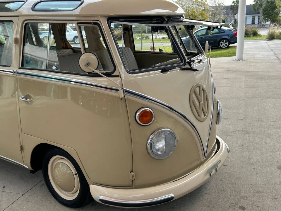 1972 Volkswagen Bay-Window Bus - Image 15 of 21