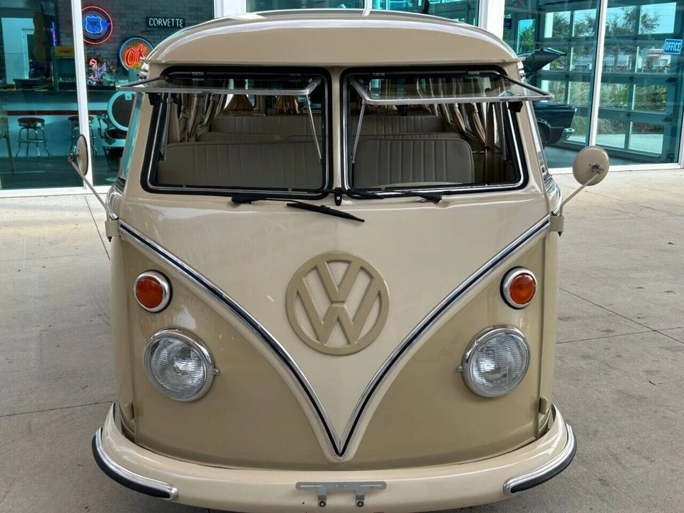 1972 Volkswagen Bay-Window Bus - Image 14 of 21