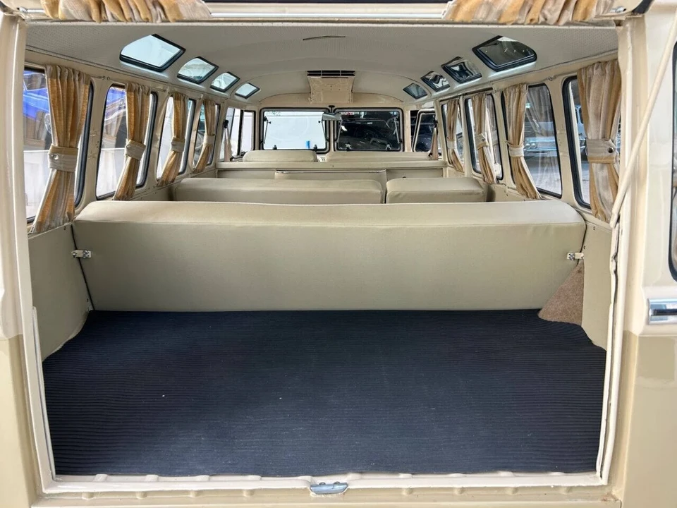 1972 Volkswagen Bay-Window Bus - Image 7 of 21
