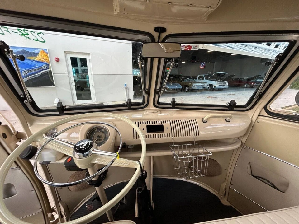 1972 Volkswagen Bay-Window Bus - Image 19 of 21