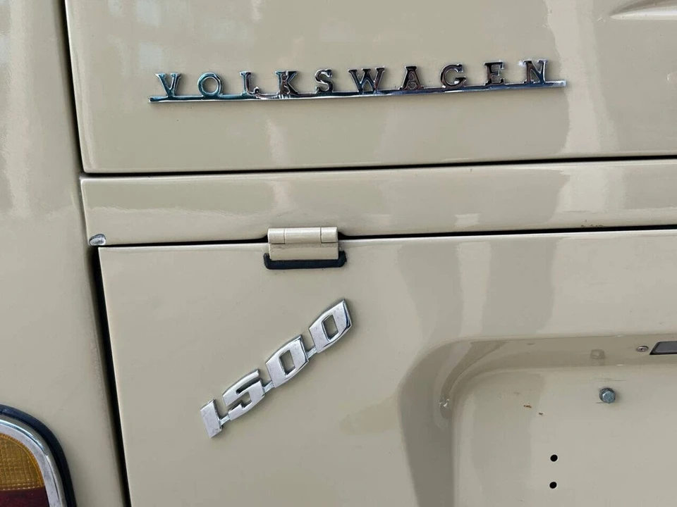 1972 Volkswagen Bay-Window Bus - Image 12 of 21