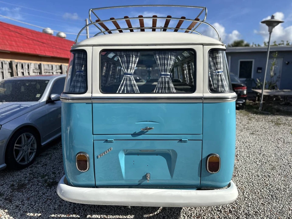 1972 Volkswagen Bay-Window Bus - Image 3 of 21