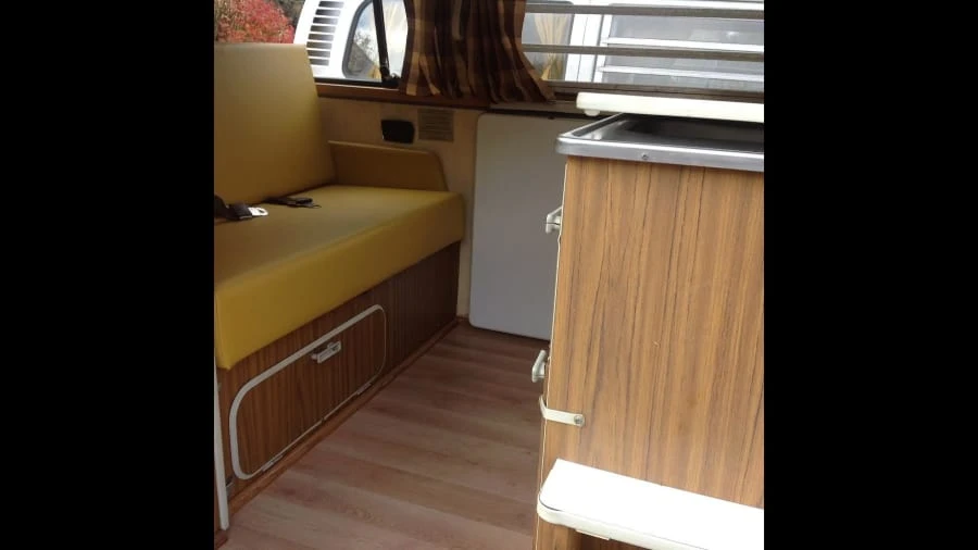 1972 Volkswagen Bay-Window Camper - Image 7 of 11