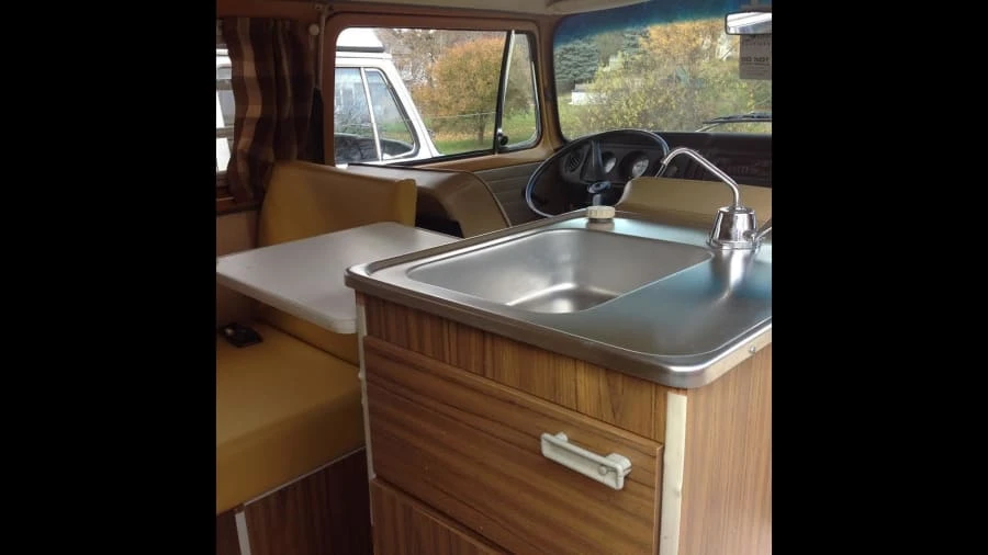 1972 Volkswagen Bay-Window Camper - Image 6 of 11
