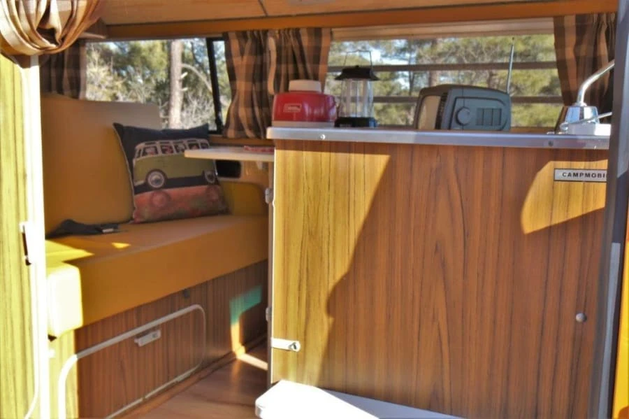 1972 Volkswagen Bay-Window Camper - Image 6 of 12