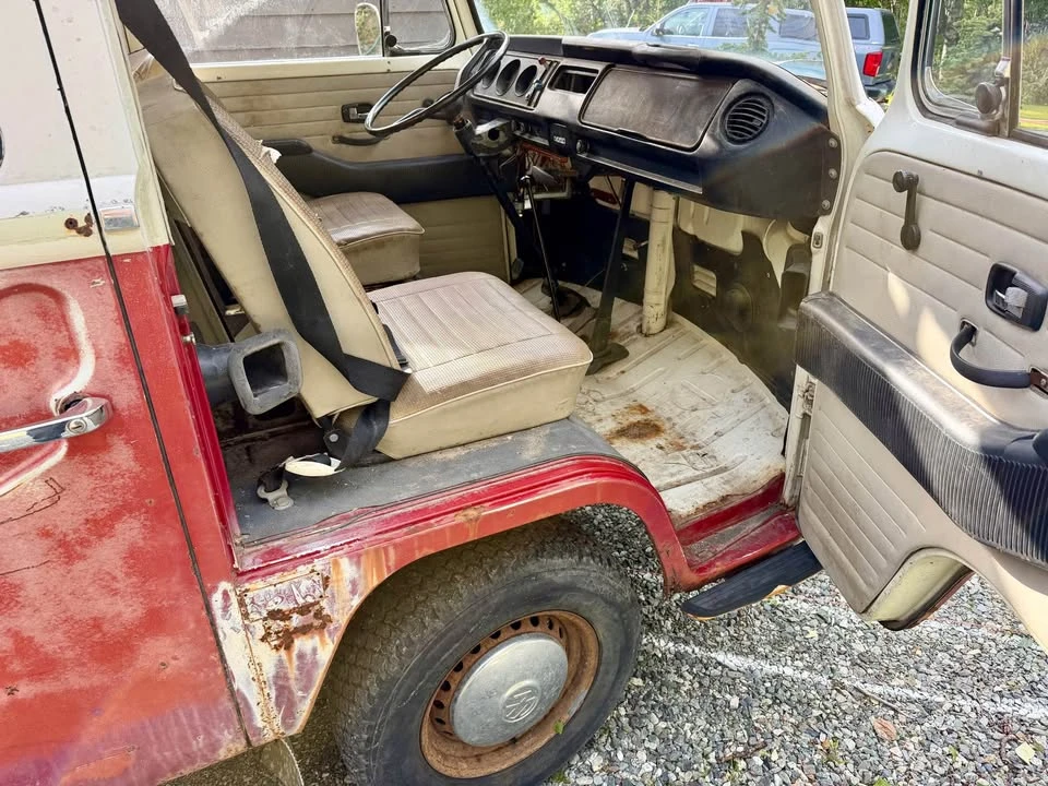 1972 Volkswagen Bay-Window Bus - Image 6 of 10