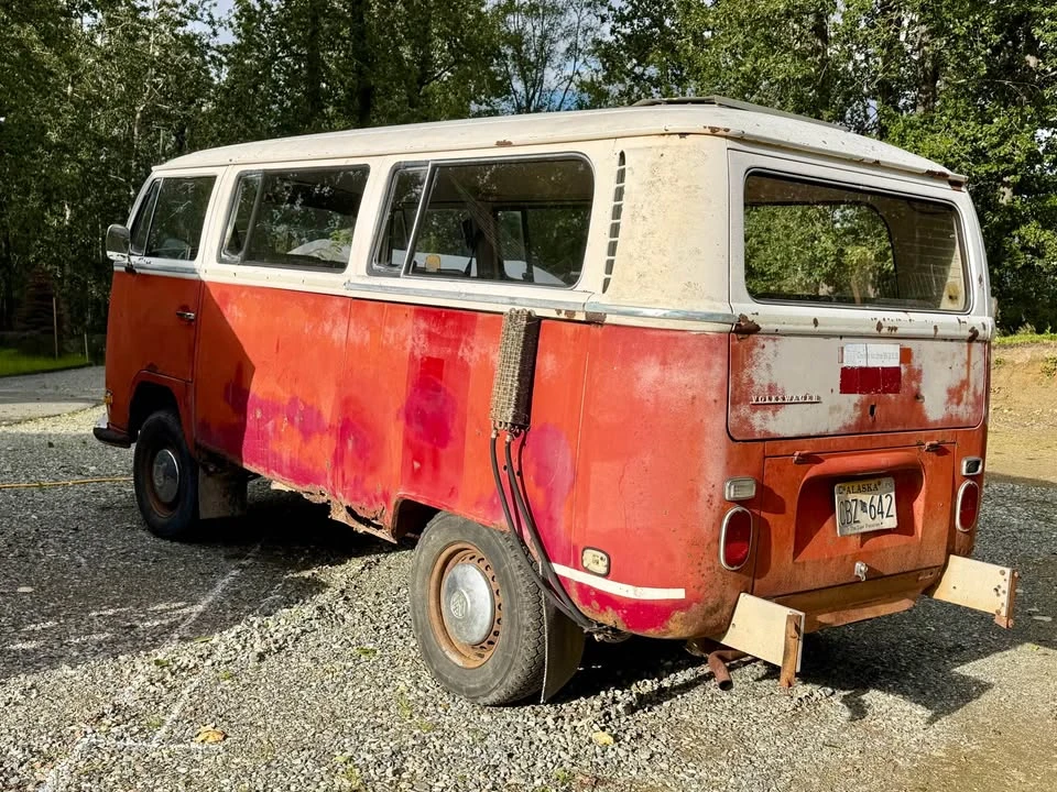 1972 Volkswagen Bay-Window Bus - Image 4 of 10