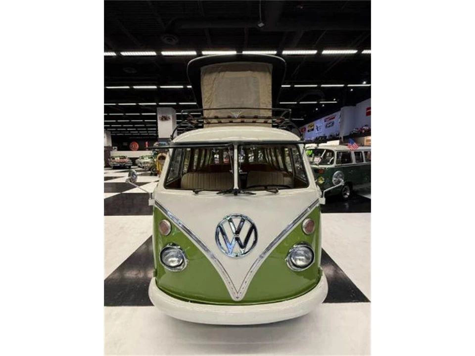 1972 Volkswagen Bay-Window Bus - Image 6 of 21