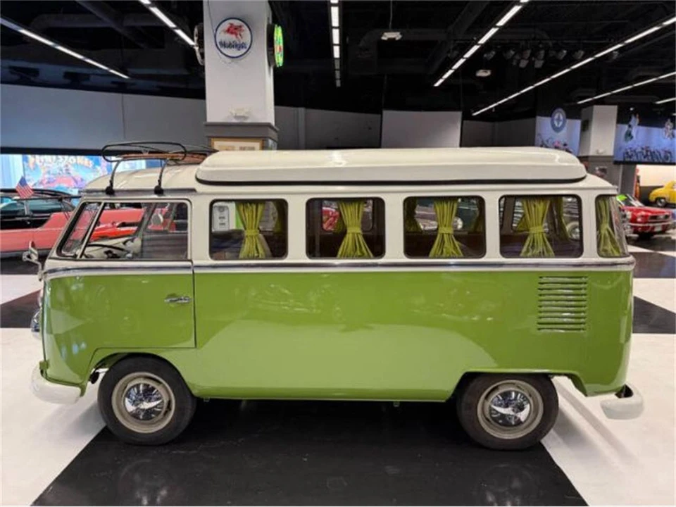 1972 Volkswagen Bay-Window Bus - Image 7 of 21