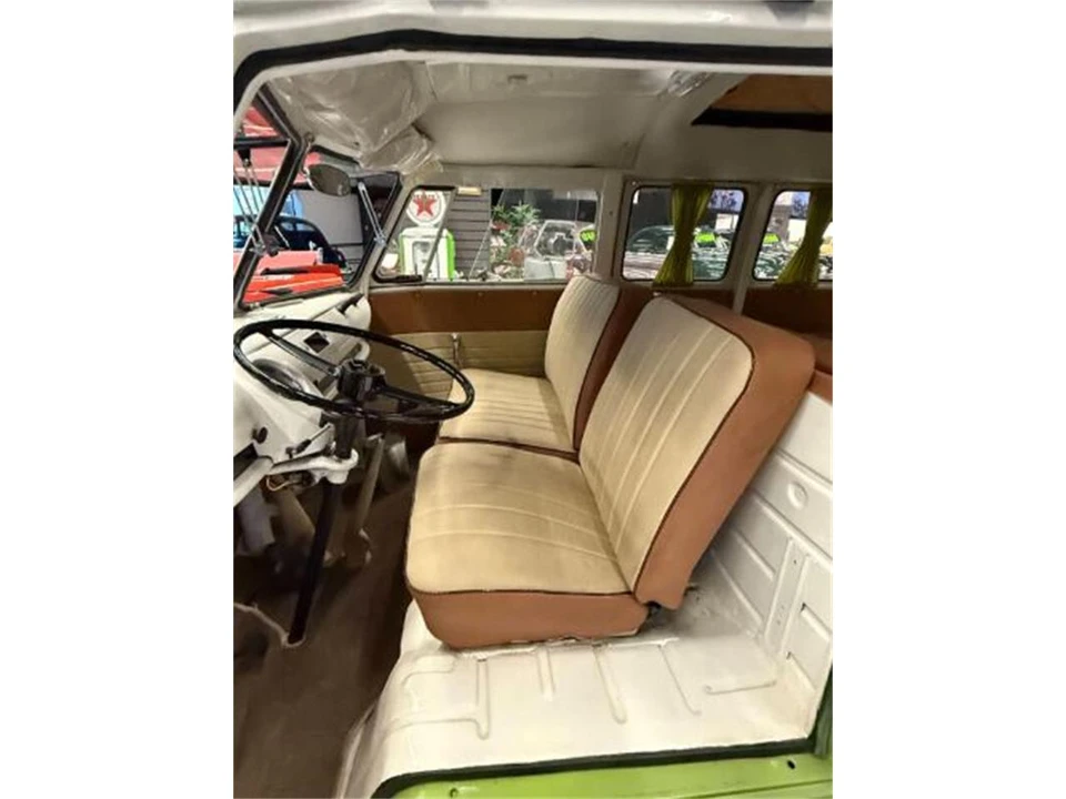 1972 Volkswagen Bay-Window Bus - Image 16 of 21
