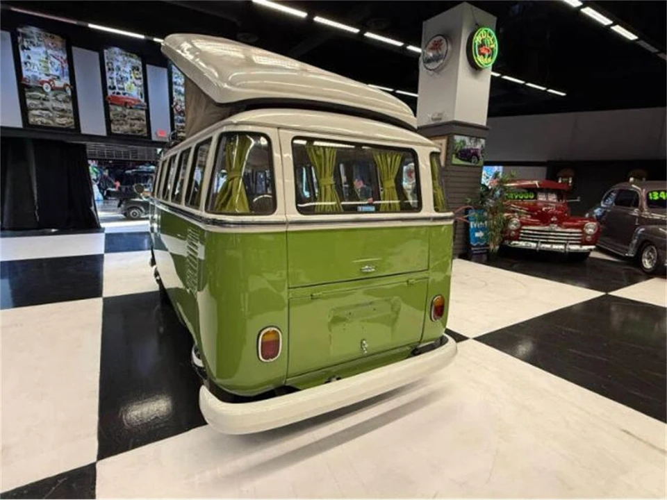 1972 Volkswagen Bay-Window Bus - Image 12 of 21