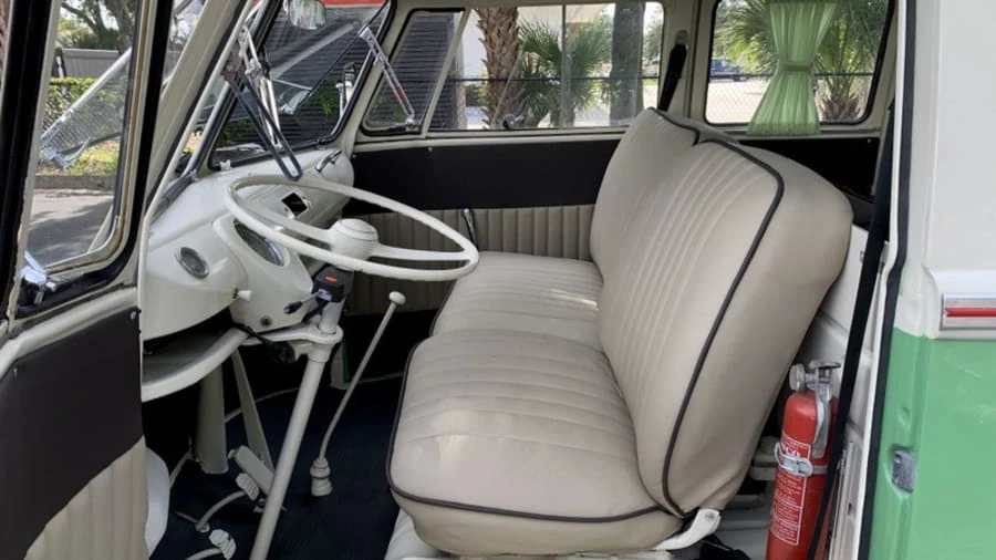 1972 Volkswagen Bay-Window Bus - Image 4 of 19