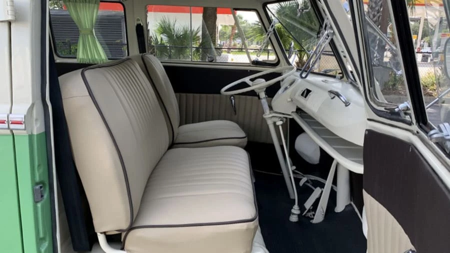 1972 Volkswagen Bay-Window Bus - Image 6 of 19