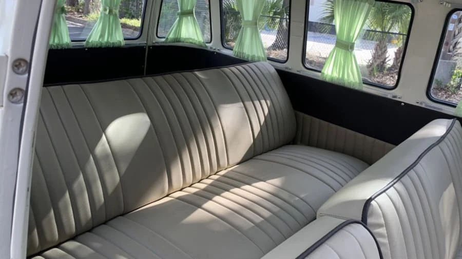 1972 Volkswagen Bay-Window Bus - Image 8 of 19