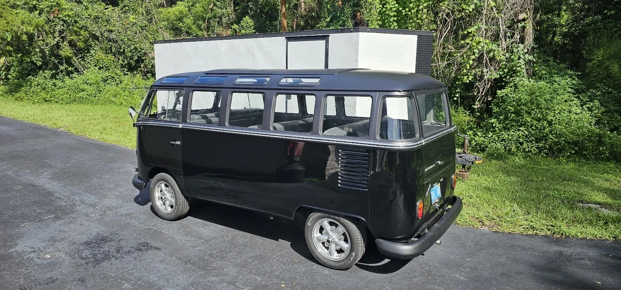 1972 Volkswagen Bay-Window Bus - Image 4 of 21