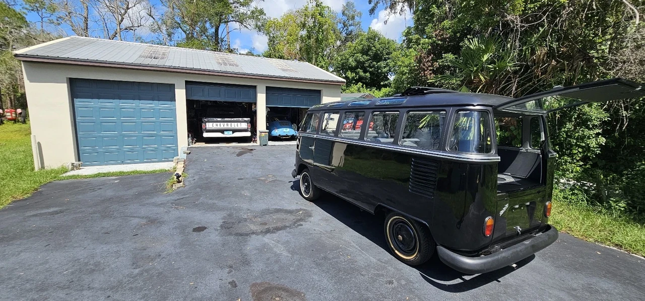 1972 Volkswagen Bay-Window Bus - Image 15 of 21