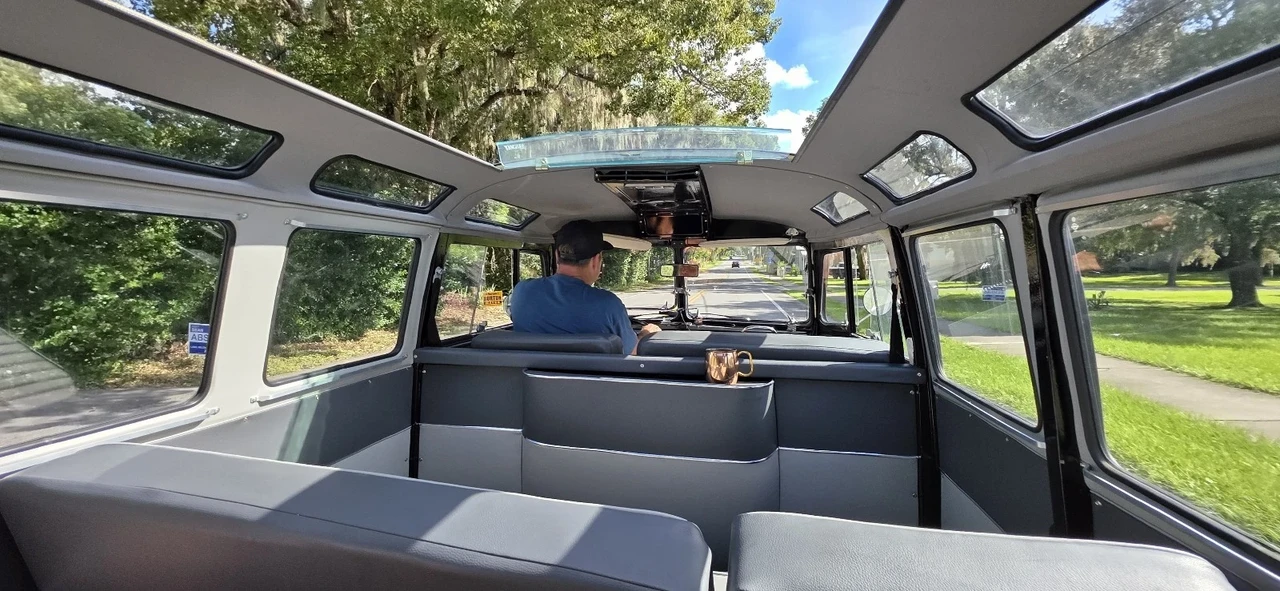 1972 Volkswagen Bay-Window Bus - Image 17 of 21