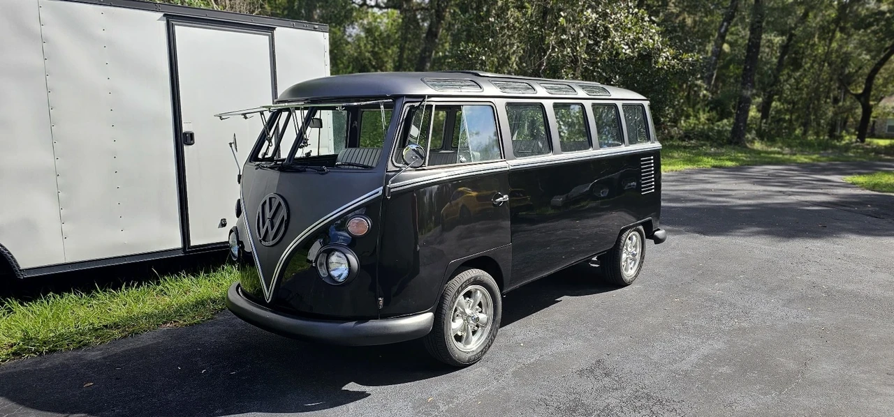 1972 Volkswagen Bay-Window Bus - Image 3 of 21