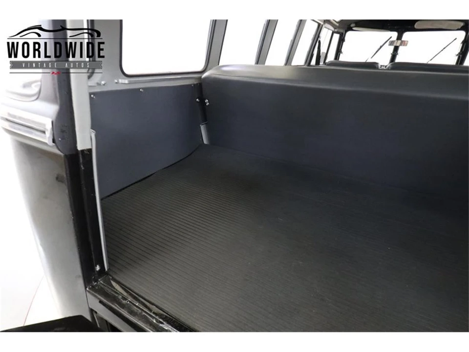 1972 Volkswagen Bay-Window Bus - Image 23 of 31