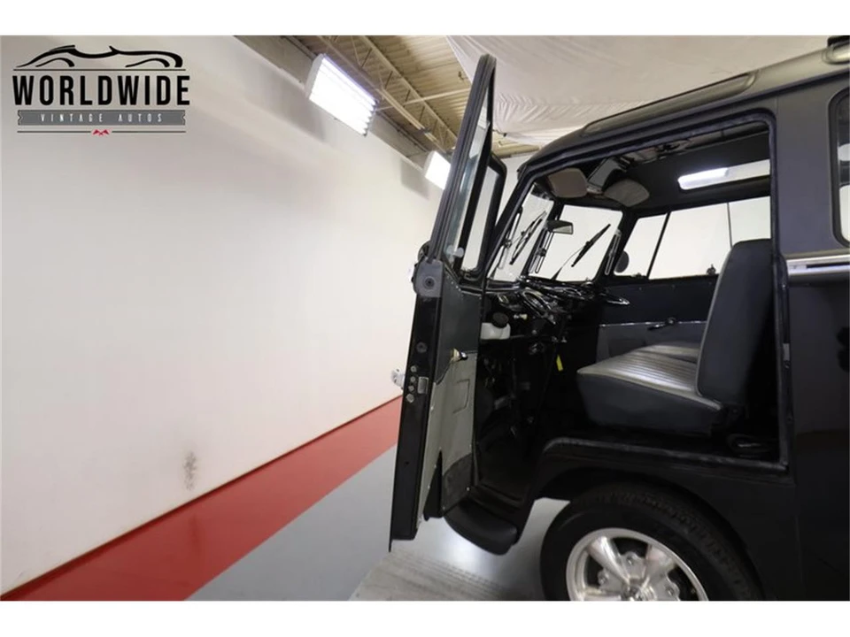 1972 Volkswagen Bay-Window Bus - Image 31 of 31