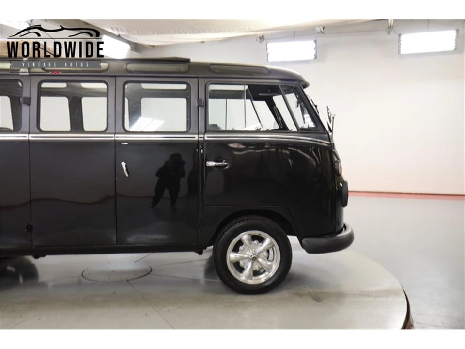 1972 Volkswagen Bay-Window Bus - Image 11 of 31