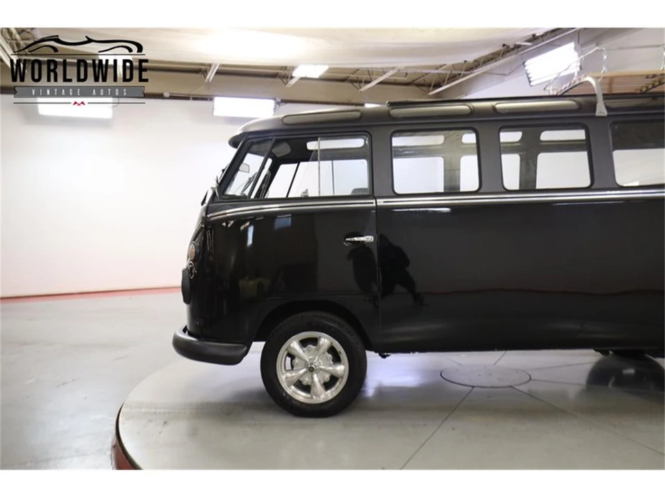 1972 Volkswagen Bay-Window Bus - Image 10 of 31