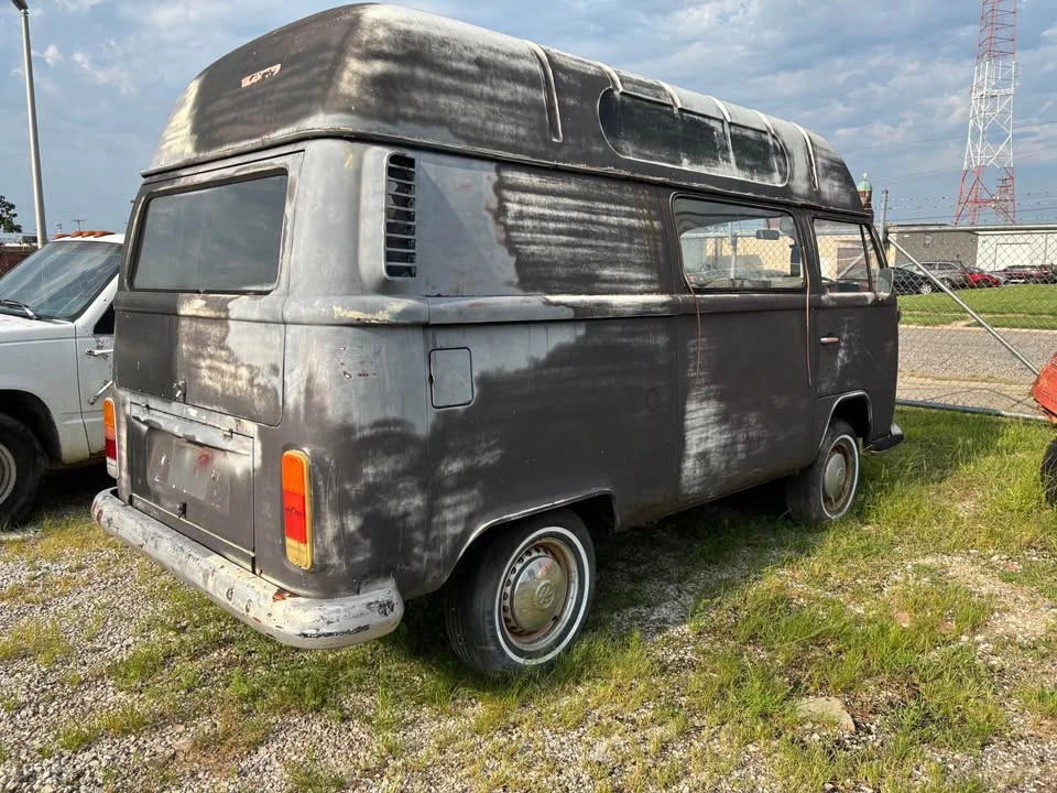 1972 Volkswagen Bay-Window Bus - Image 3 of 20
