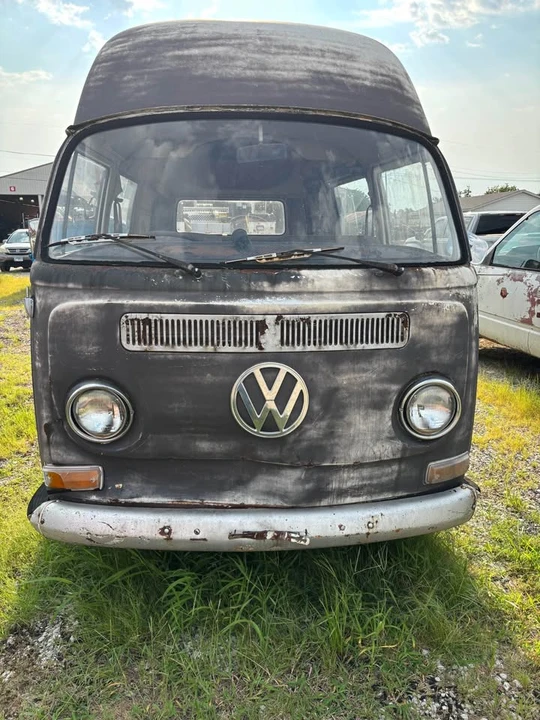 1972 Volkswagen Bay-Window Bus - Image 2 of 20