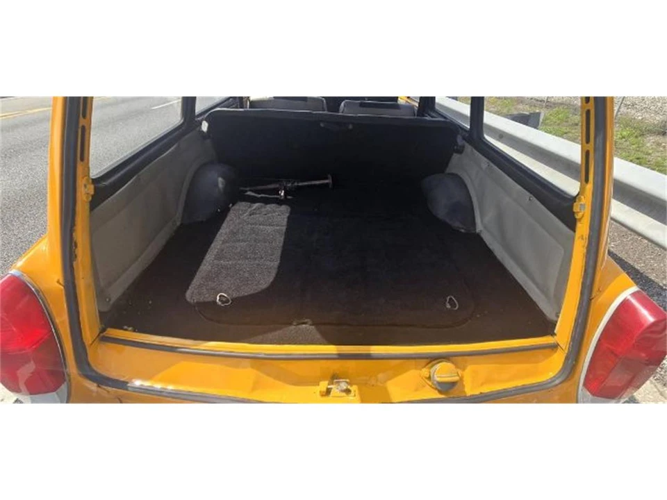 1972 Volkswagen Type 2 - Image 8 of 17