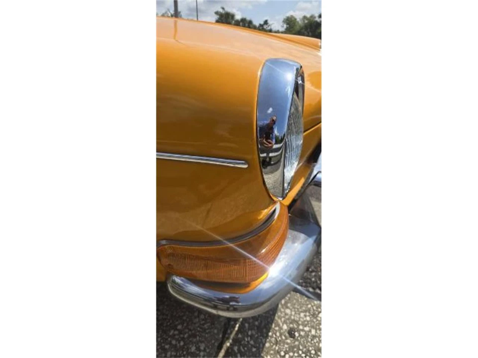 1972 Volkswagen Type 2 - Image 10 of 17