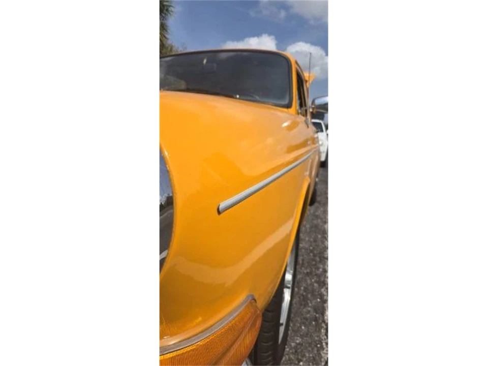 1972 Volkswagen Type 2 - Image 9 of 17
